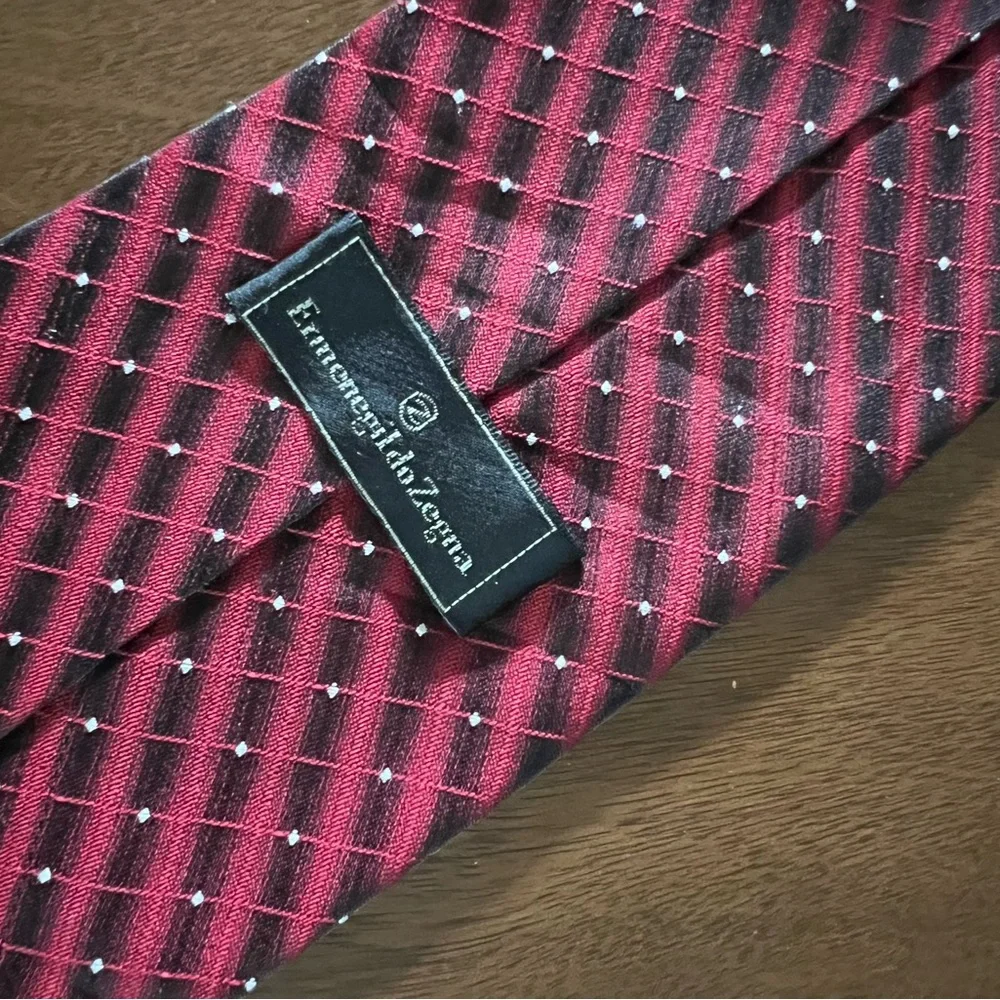 Men’s Ermenegildo Zegna Red Black Geometric Striped 100% Silk Tie Made in Italy
